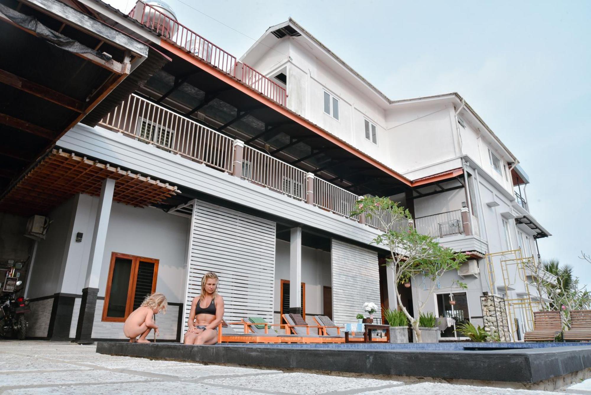 Oseda Nias Surf House Hotel Hilibotodane Exterior photo