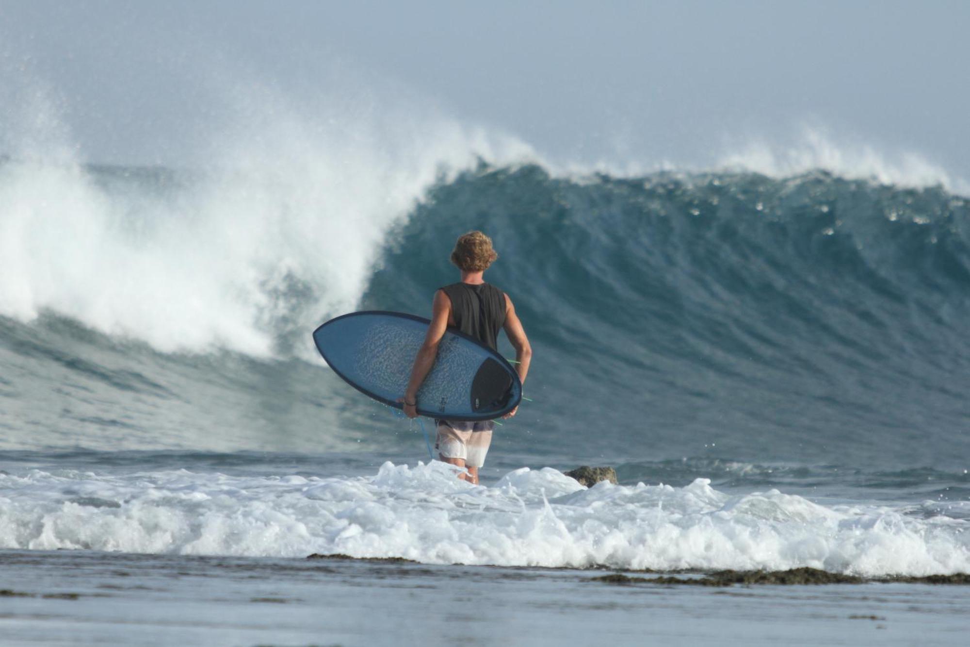 Oseda Nias Surf House Hotel Hilibotodane Exterior photo