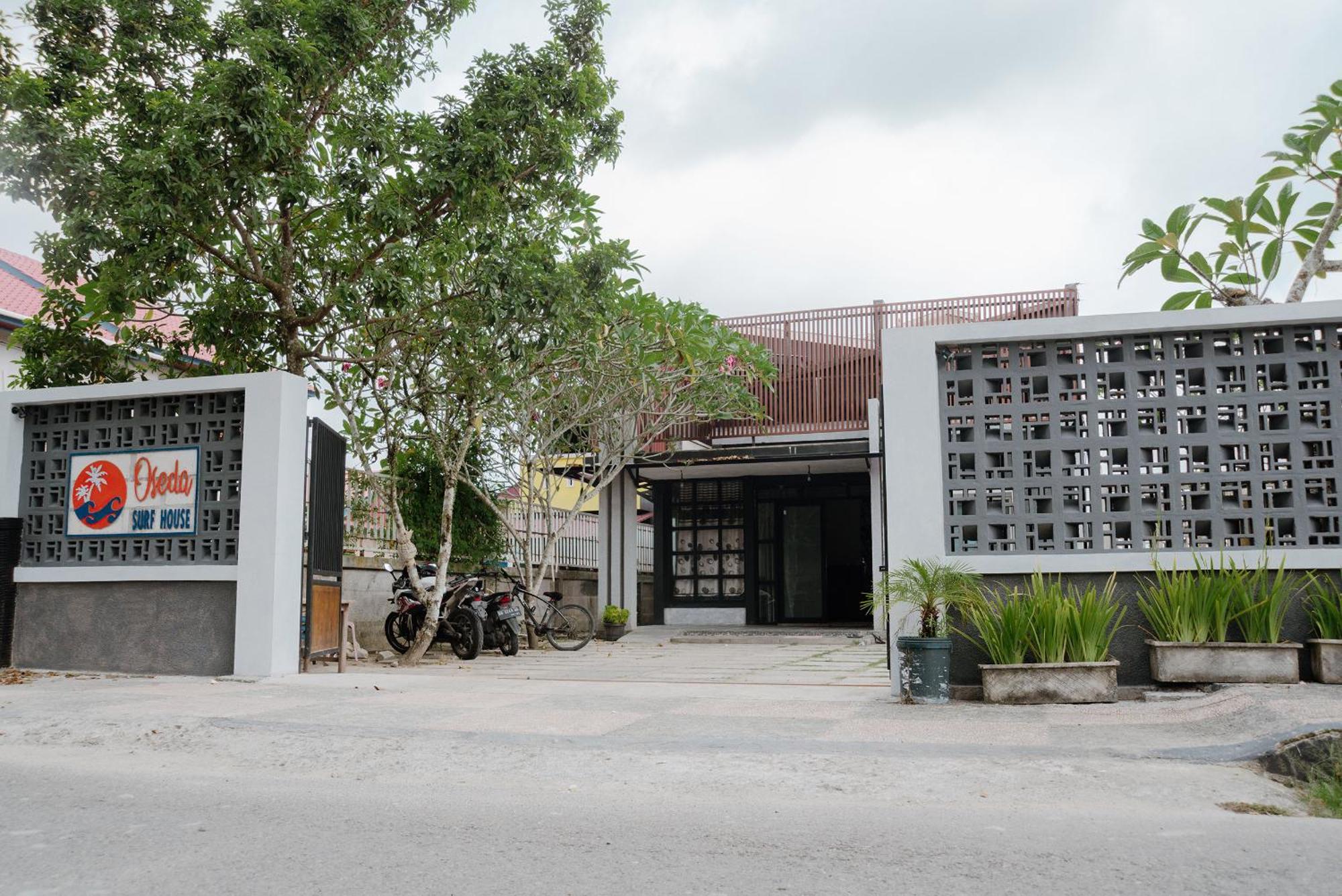 Oseda Nias Surf House Hotel Hilibotodane Exterior photo