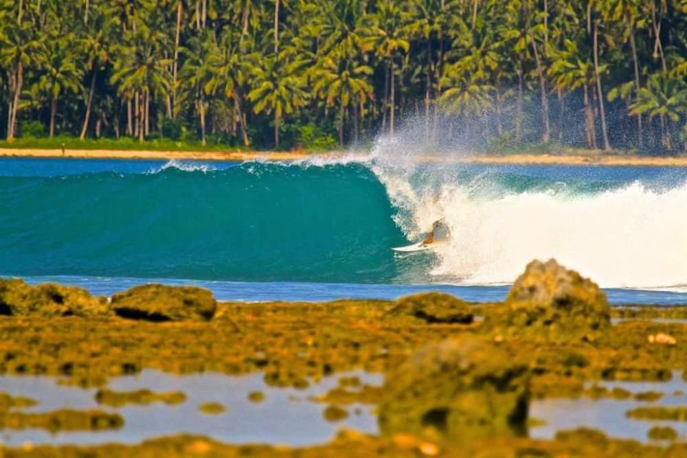 Oseda Nias Surf House Hotel Hilibotodane Exterior photo