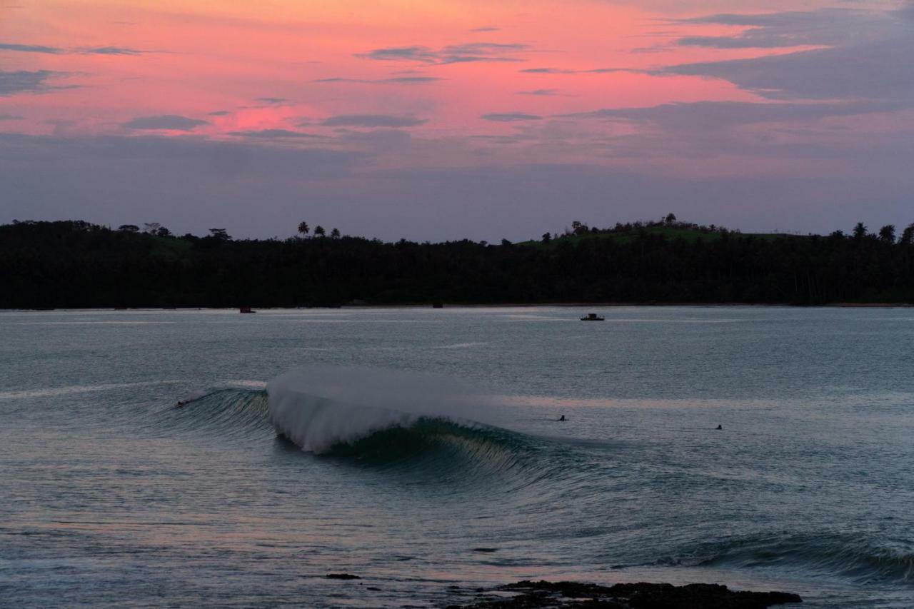 Oseda Nias Surf House Hotel Hilibotodane Exterior photo